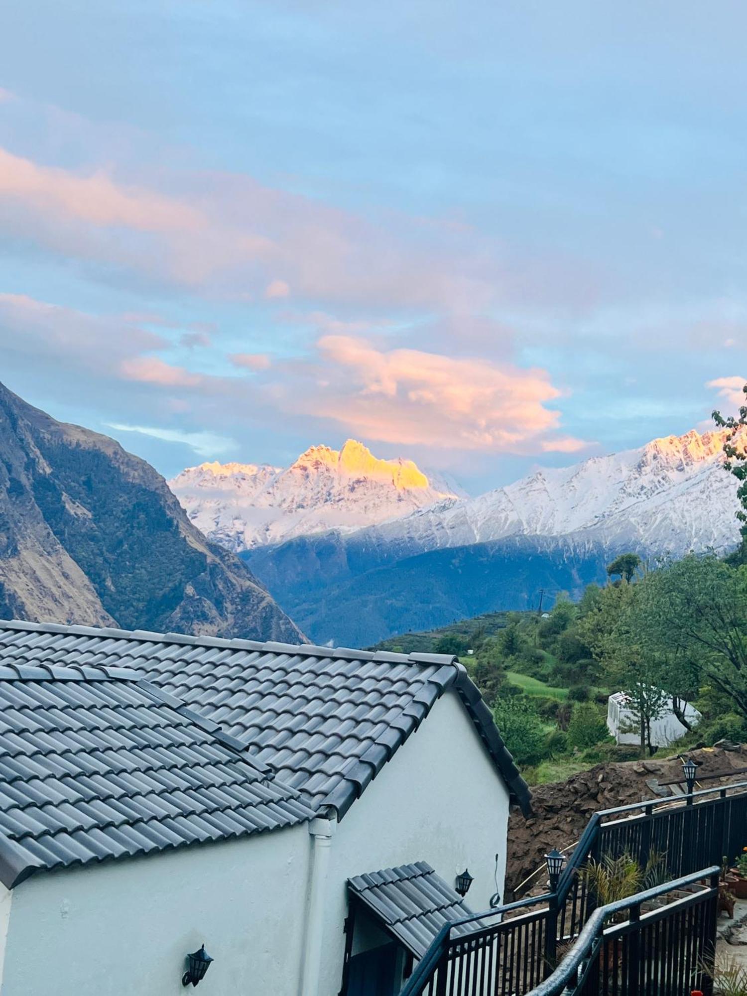 Faraway Cottages, Auli Joshīmath Zewnętrze zdjęcie